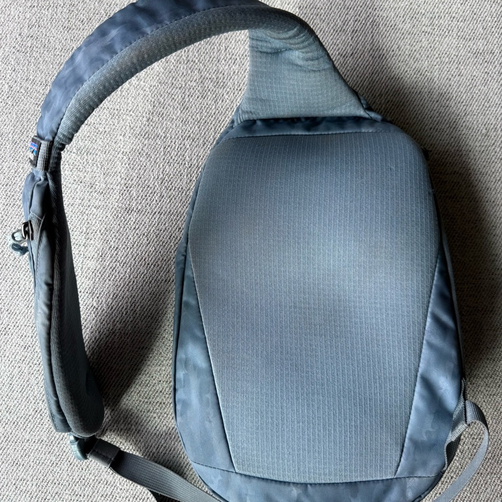 Patagonia Navy Blue Sling Belt Bag - Picture 4 of 6